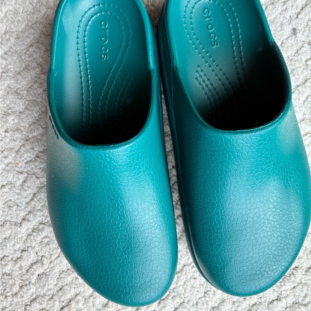 CROCS Platform Dylan Clog in Teal
